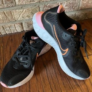 Nike 8 1/2….only worn 3 time. No box.